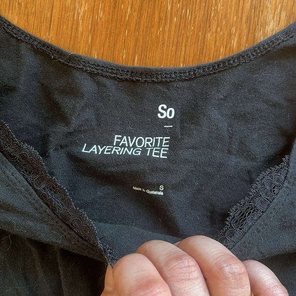 Black cropped tight fitting top! Size S - Picture 2 of 4